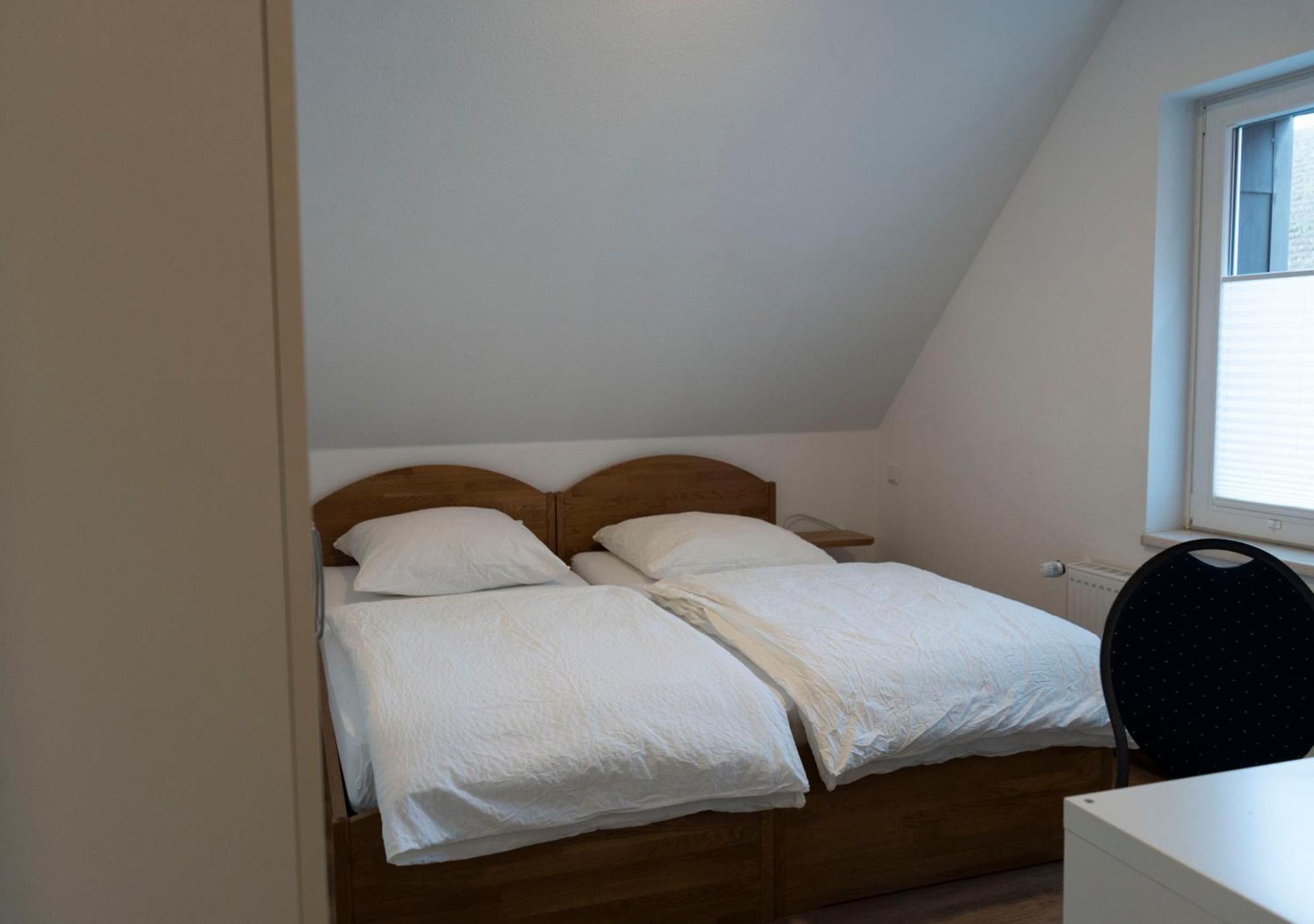 Hotel Gaststaette Zur Eiche à Hanovre Extérieur photo