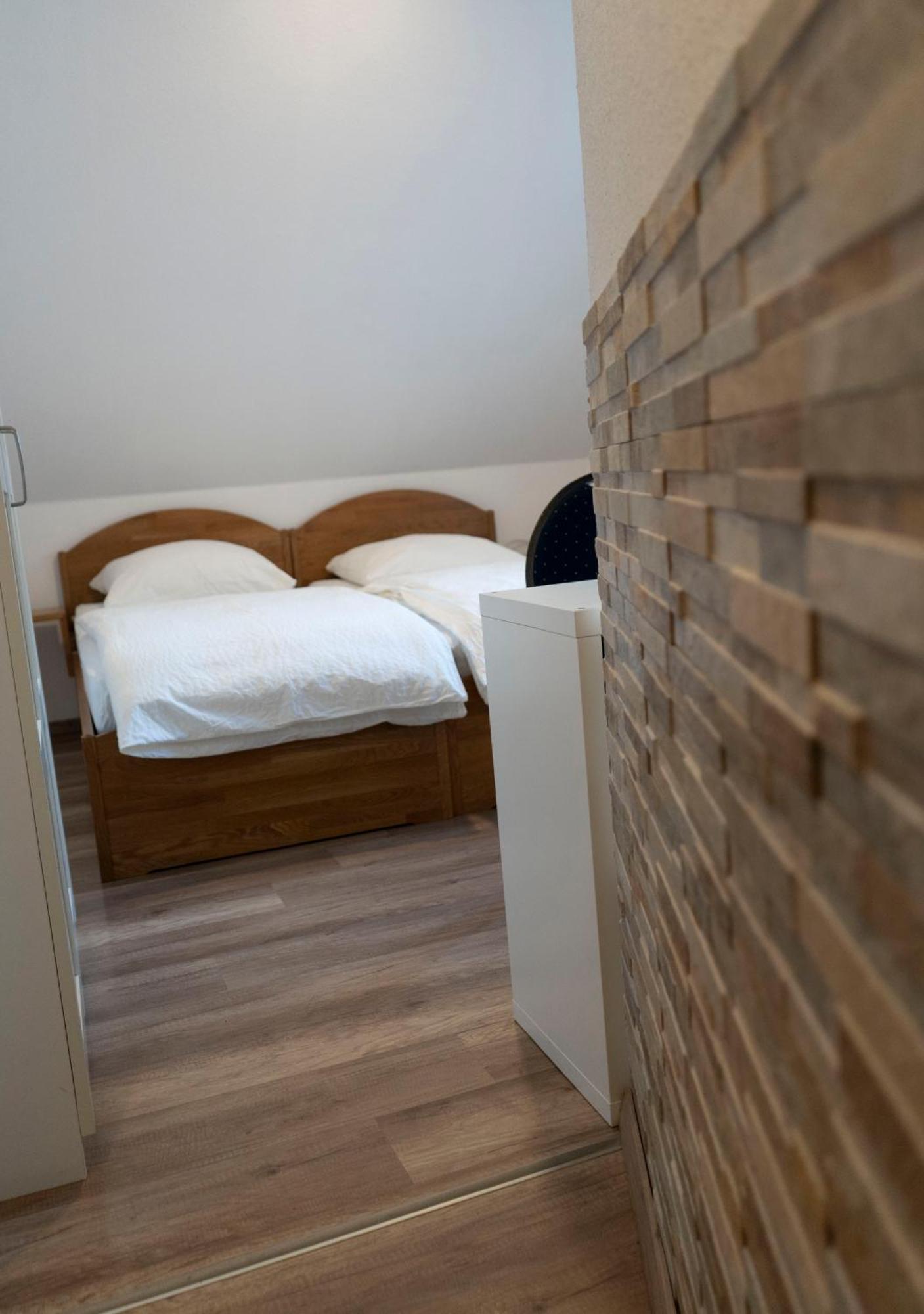Hotel Gaststaette Zur Eiche à Hanovre Extérieur photo