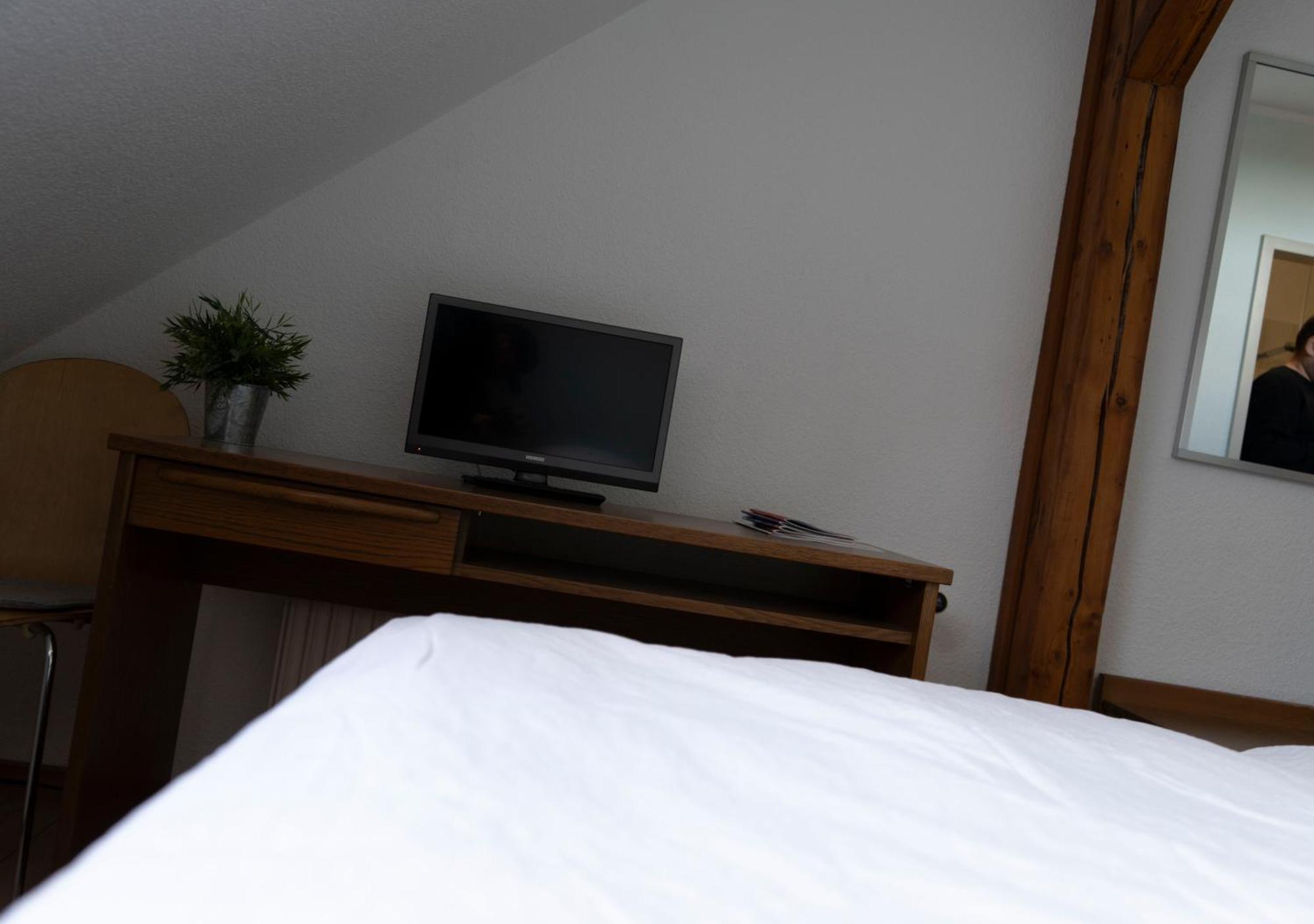 Hotel Gaststaette Zur Eiche à Hanovre Extérieur photo