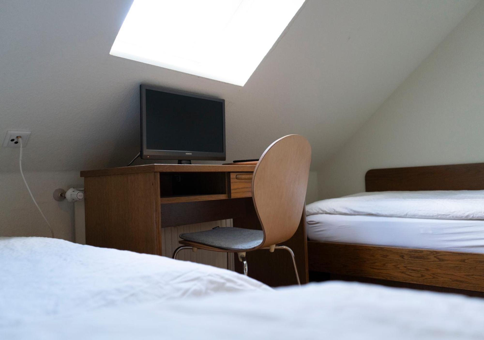 Hotel Gaststaette Zur Eiche à Hanovre Extérieur photo