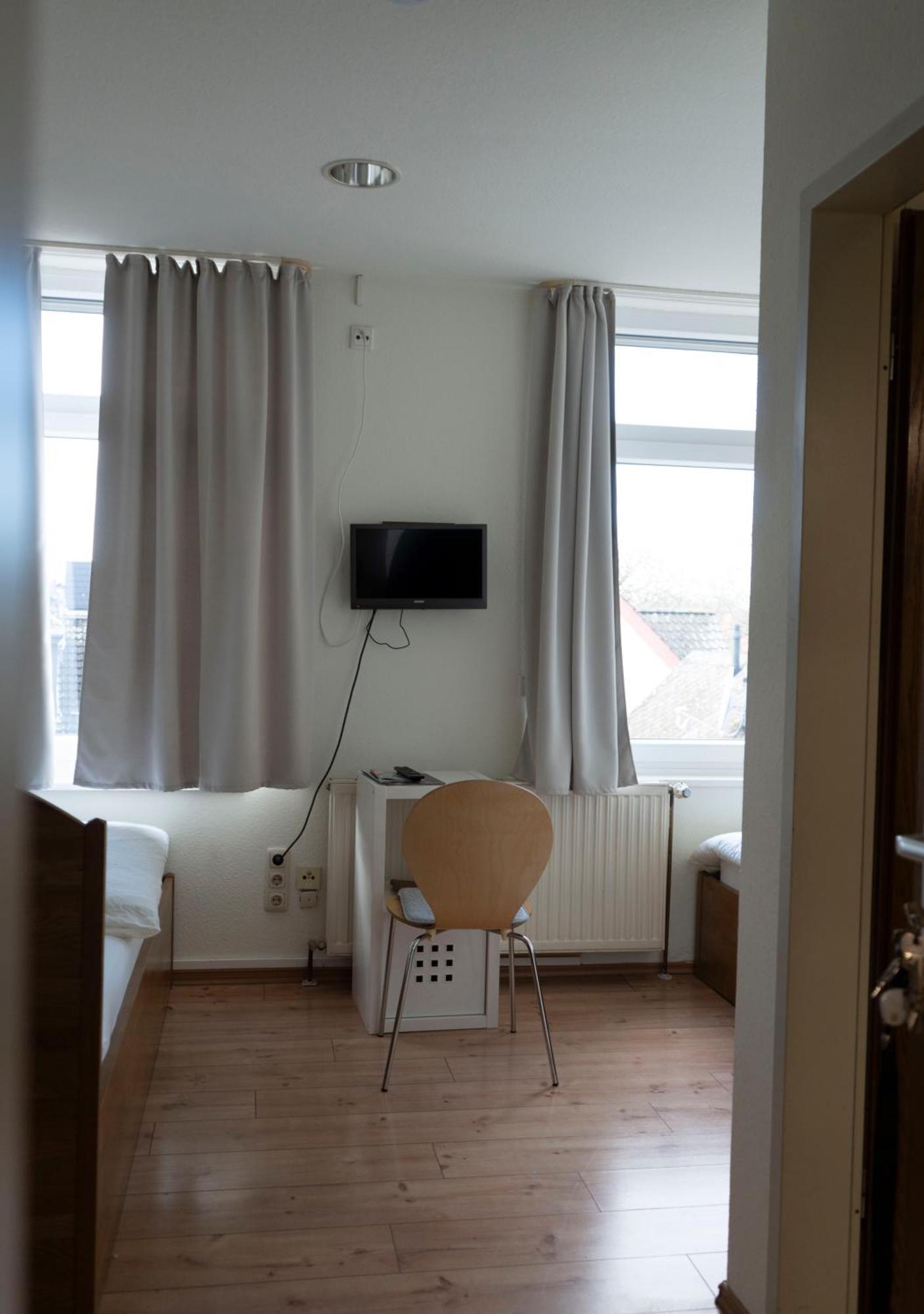 Hotel Gaststaette Zur Eiche à Hanovre Extérieur photo