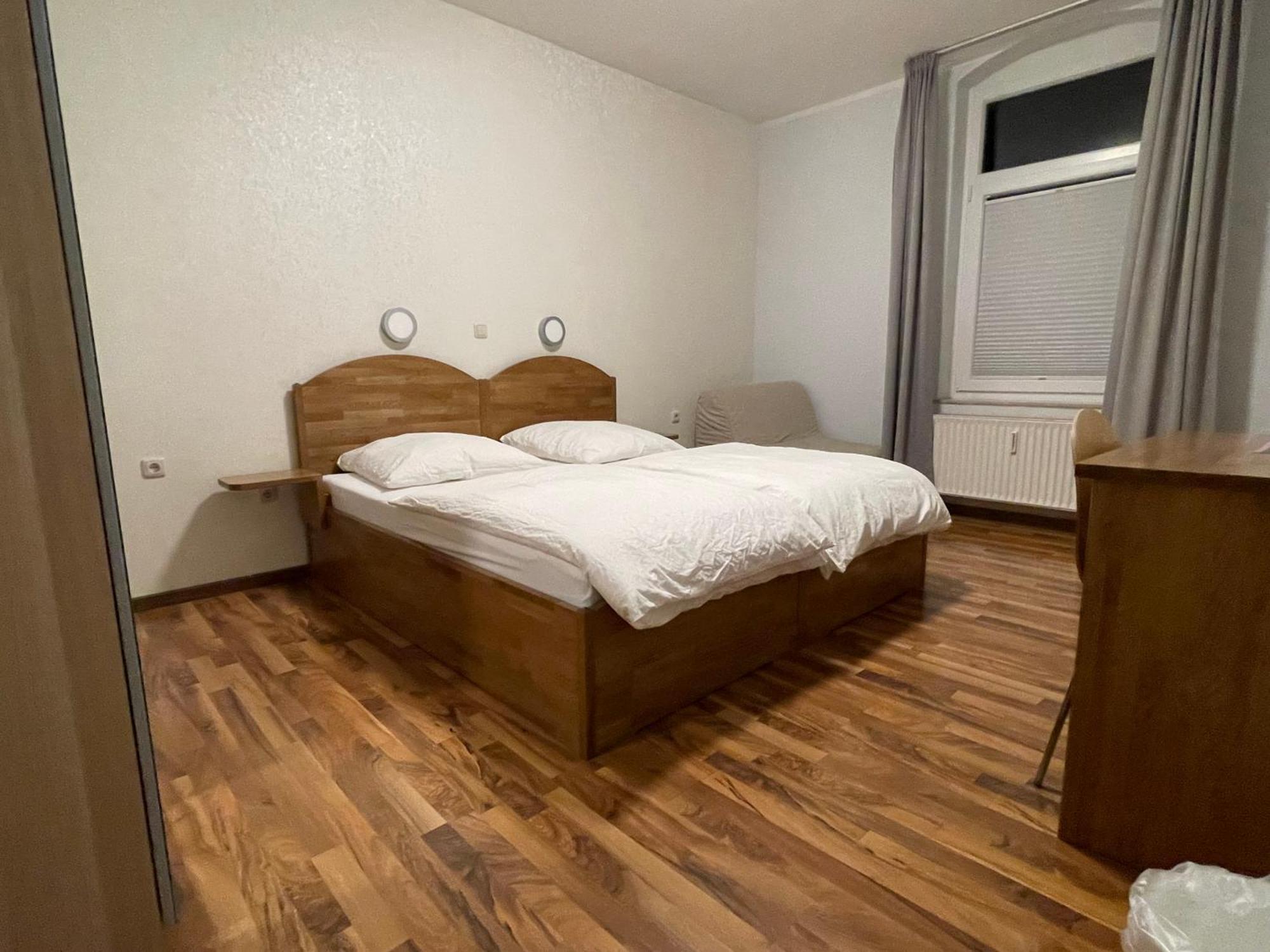 Hotel Gaststaette Zur Eiche à Hanovre Extérieur photo
