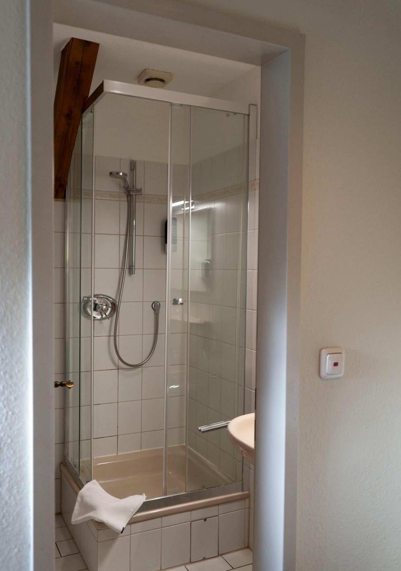 Hotel Gaststaette Zur Eiche à Hanovre Extérieur photo