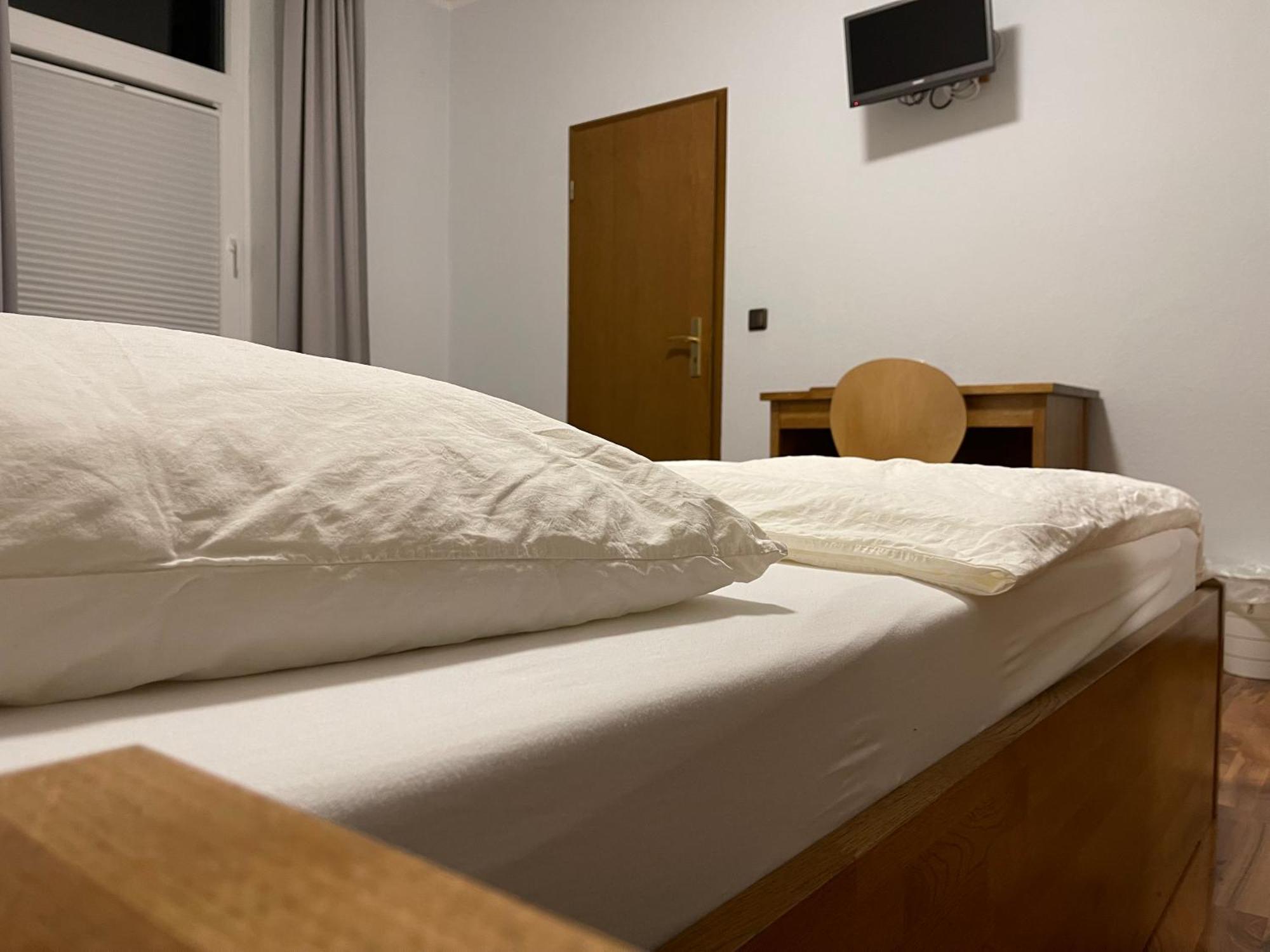 Hotel Gaststaette Zur Eiche à Hanovre Extérieur photo