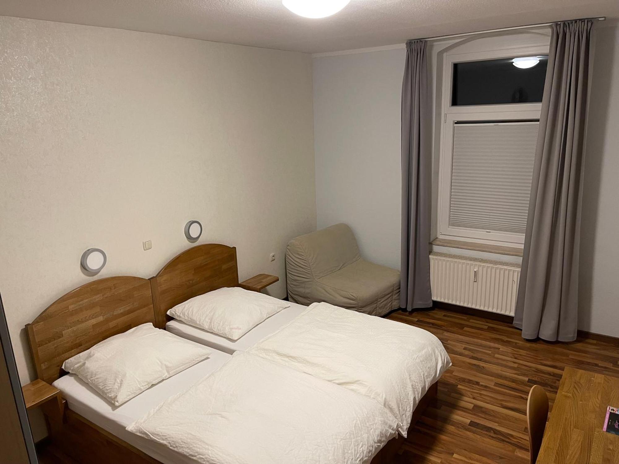 Hotel Gaststaette Zur Eiche à Hanovre Extérieur photo