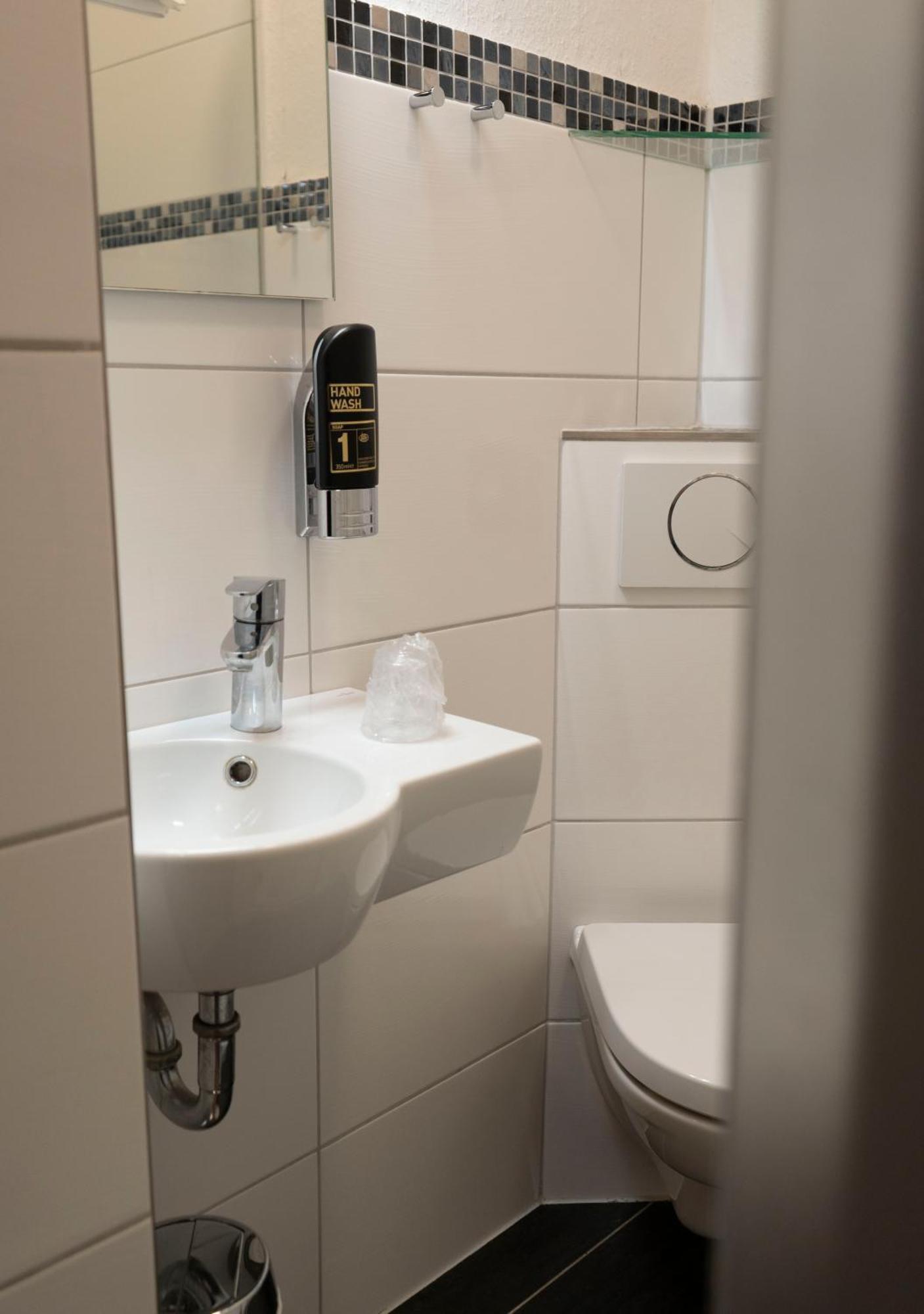 Hotel Gaststaette Zur Eiche à Hanovre Extérieur photo