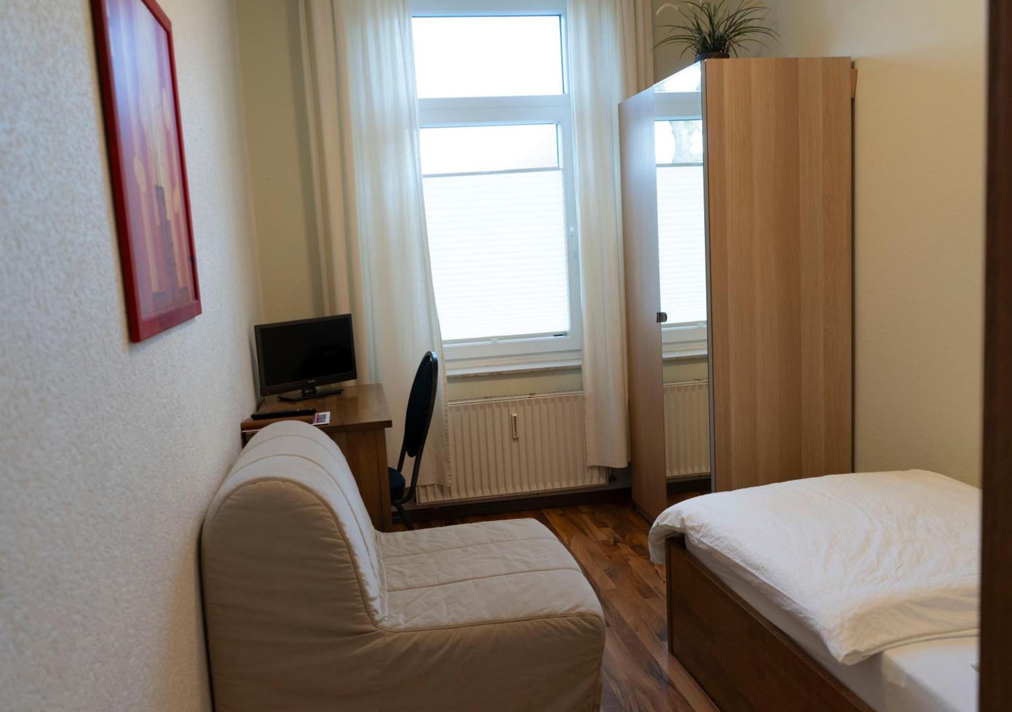Hotel Gaststaette Zur Eiche à Hanovre Extérieur photo
