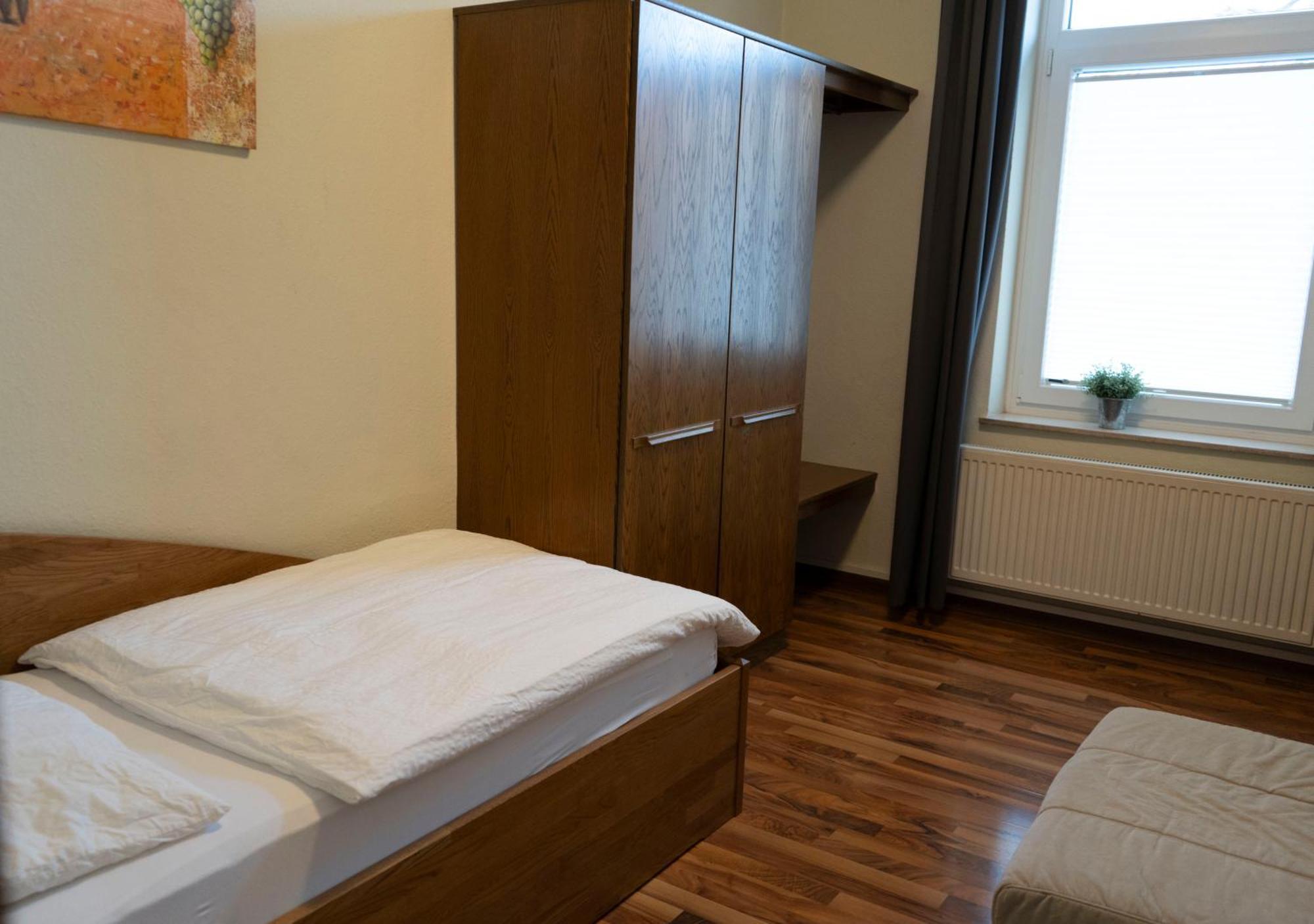 Hotel Gaststaette Zur Eiche à Hanovre Extérieur photo